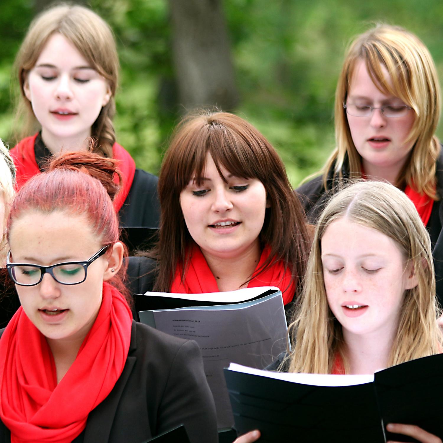 17240_chorsaengerinnen_by_peter_weidemann_pfarrbriefservice (c) Peter Weidemann in Pfarrbriefservice 17240_chorsaengerinnen_by_peter_weidemann_pfarrbriefservice