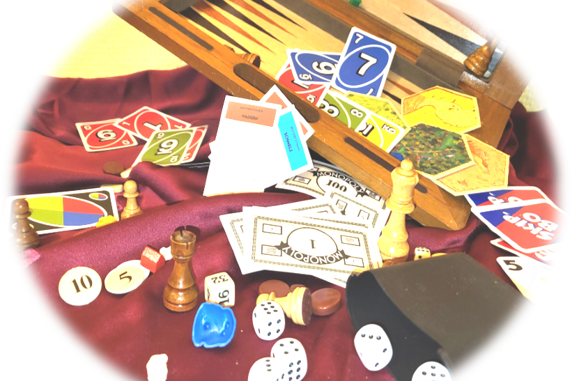 Würfel, Spielsteine, Spielkarten, Spielbretter